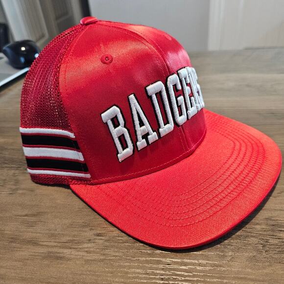 Wisconsin Badgers Snapback Trucker Hat Cap Red 3D Script Embroidered TOW Retro - Picture 2 of 8